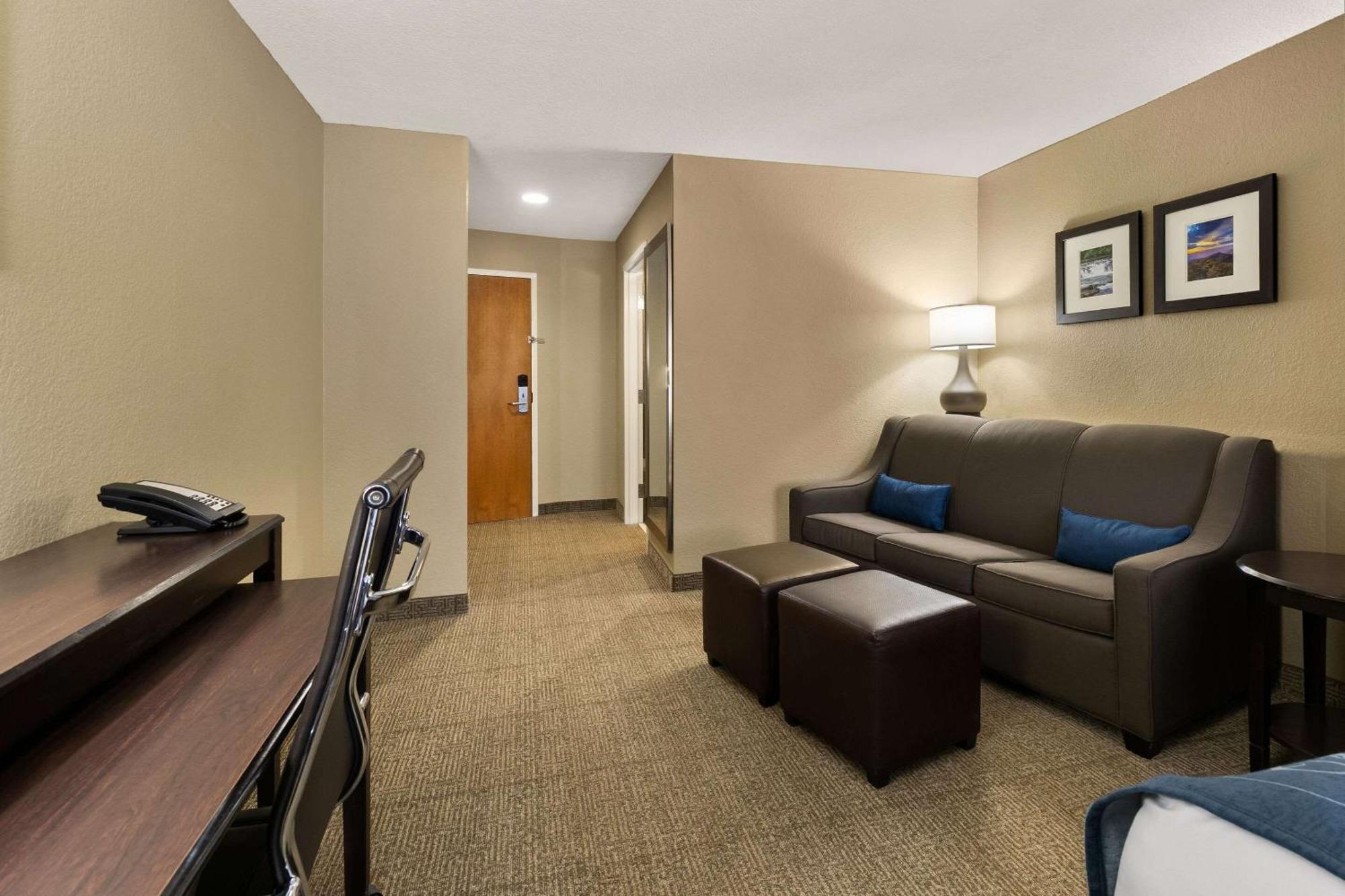 Comfort Suites Commerce Exterior foto